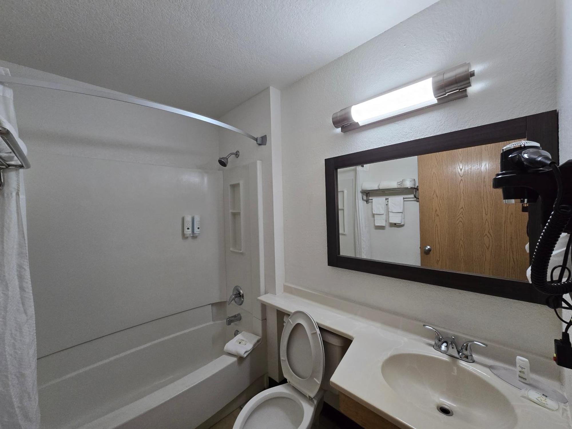 Quality Inn Johnstown Exterior photo