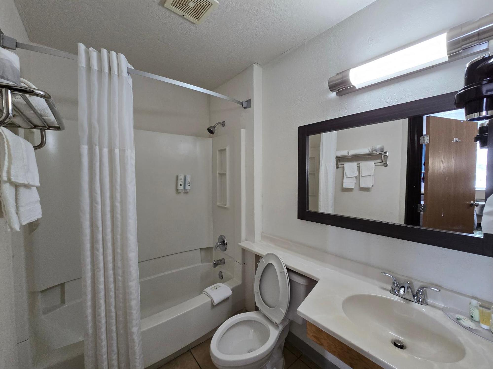 Quality Inn Johnstown Exterior photo