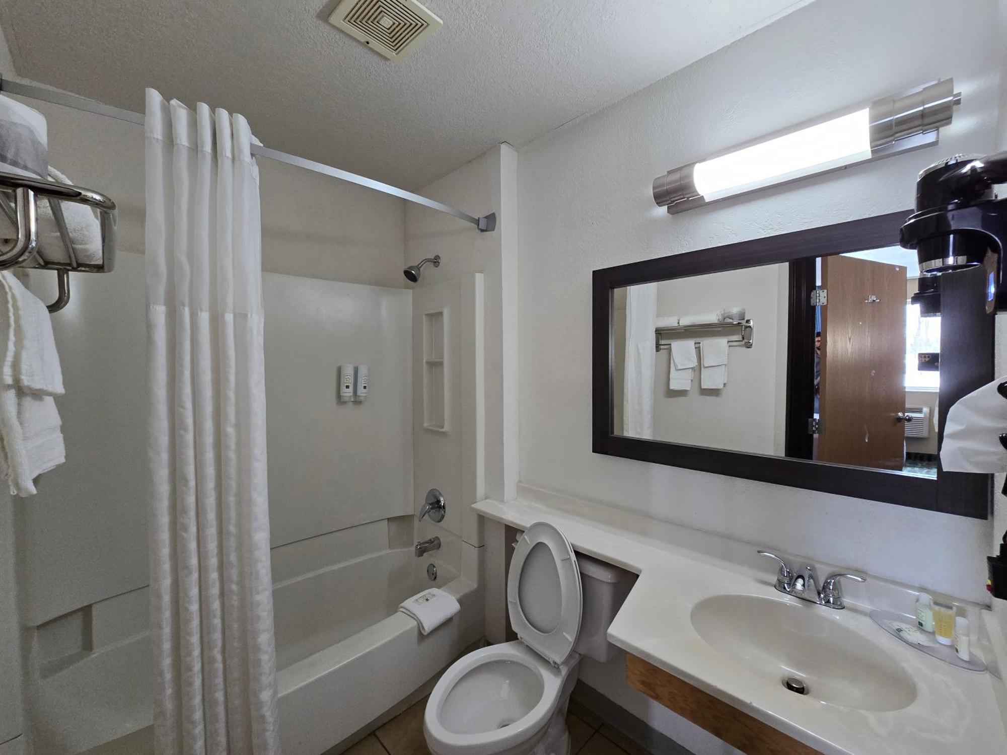 Quality Inn Johnstown Exterior photo