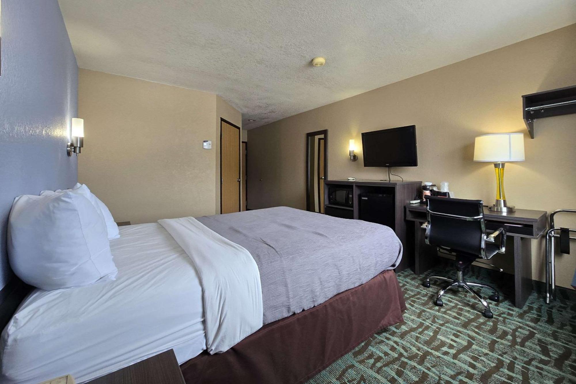 Quality Inn Johnstown Exterior photo